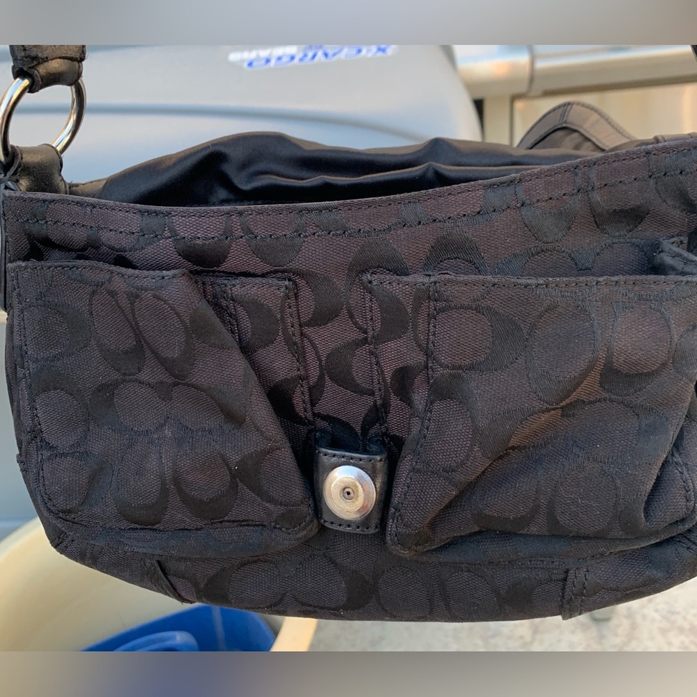 Rare Coach Black Signature Purse. - Picture 5 of 9